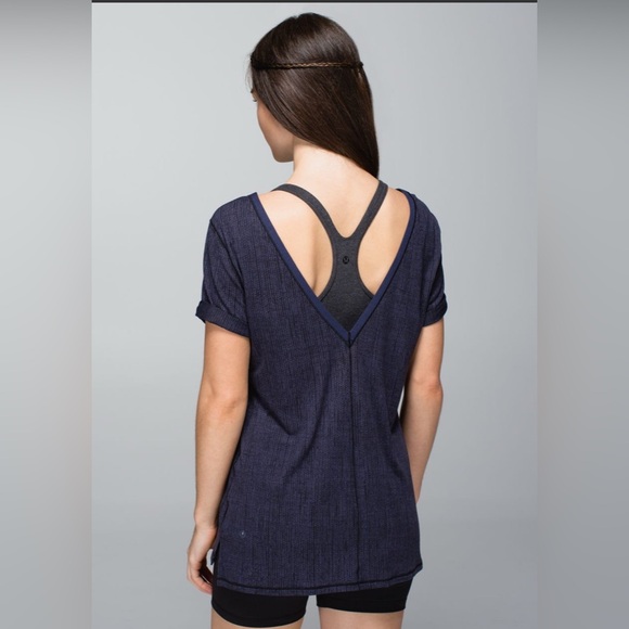 Lululemon Trikonasana Tee - Picture 2 of 6